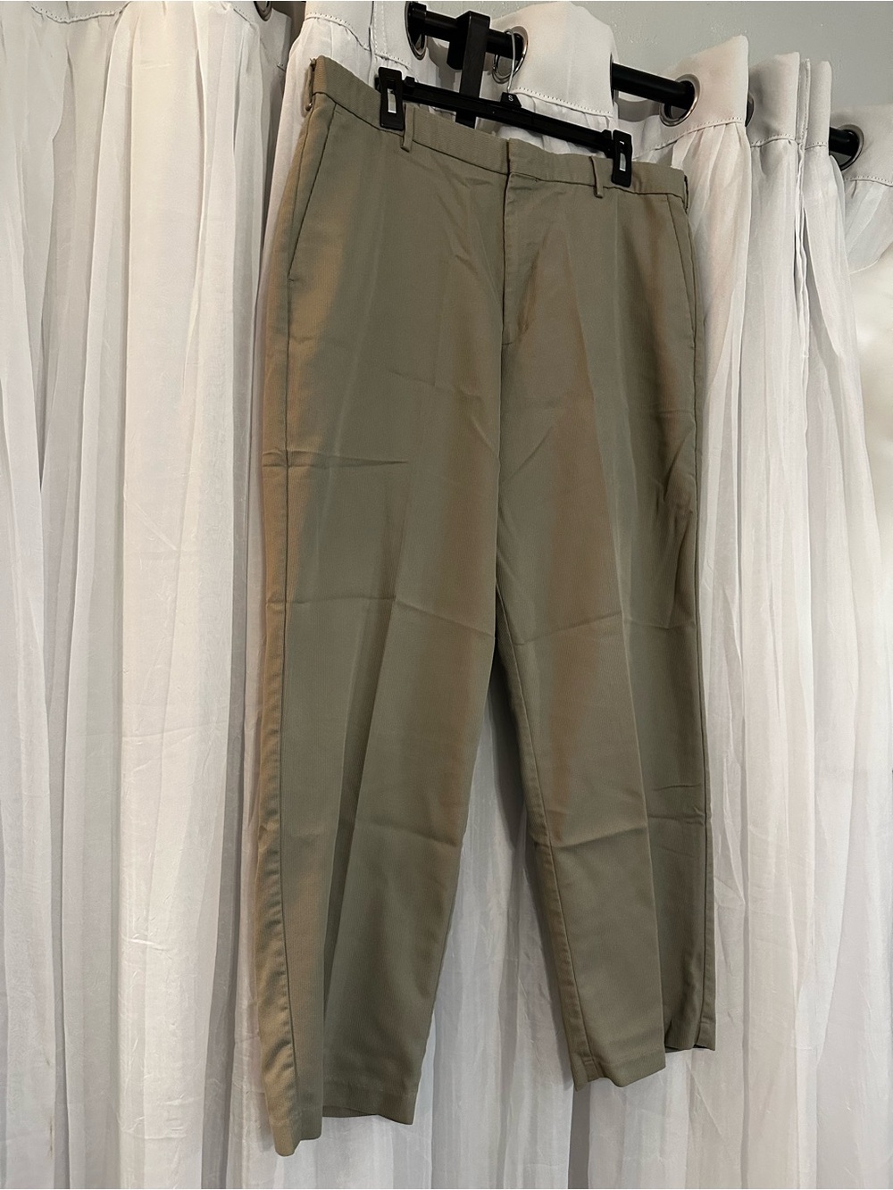 Dockers Men's Khaki Chinos